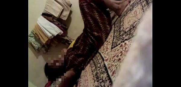  SHONU DESI WIFE DURING HER COLLEGE DAYS SLIM INDIAN MASTURBATING